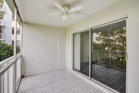 Condo in Hollywood, Florida, 2 bedrooms  № 1282602 - photo 17