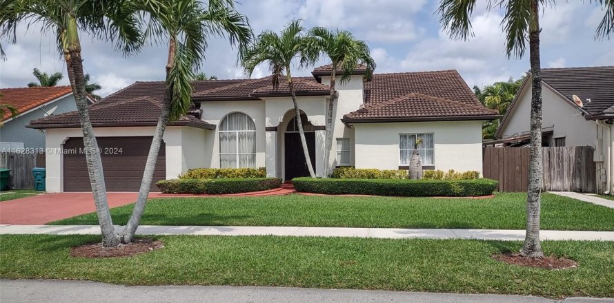 Villa ou maison à Miami, Floride 4 chambres, 194.26 m2 № 1282601