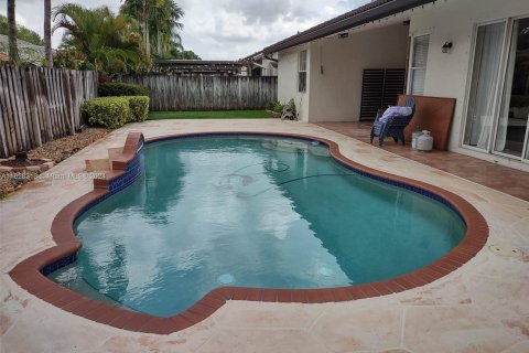 House in Miami, Florida 4 bedrooms, 194.26 sq.m. № 1282601 - photo 5