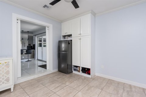 Villa ou maison à vendre à Deerfield Beach, Floride: 2 chambres, 113.34 m2 № 1128028 - photo 3