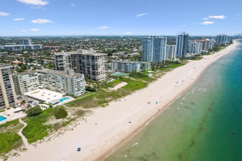 Condominio en venta en Lauderdale-by-the-Sea, Florida, 2 dormitorios, 93.09 m2 № 648238 - foto 2