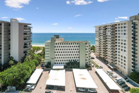 Condo in Lauderdale-by-the-Sea, Florida, 2 bedrooms  № 648238 - photo 9