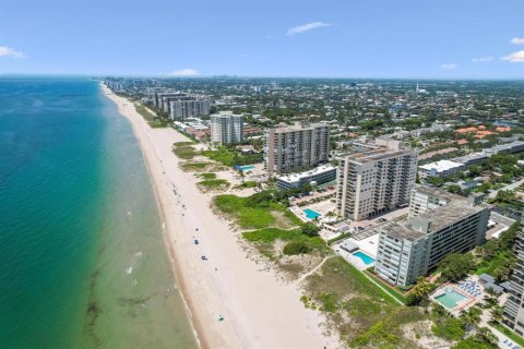 Condominio en venta en Lauderdale-by-the-Sea, Florida, 2 dormitorios, 93.09 m2 № 648238 - foto 4