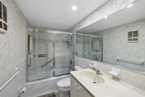 Condo in Lauderdale-by-the-Sea, Florida, 2 bedrooms  № 648238 - photo 20
