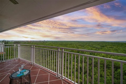 Condo in Saint Petersburg, Florida, 3 bedrooms  № 1337696 - photo 13