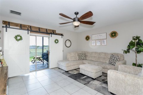 Casa en venta en New Port Richey, Florida, 6 dormitorios, 239.69 m2 № 1303914 - foto 16