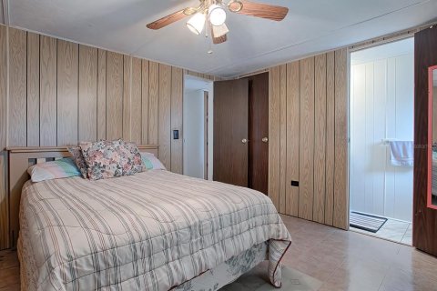 Condo in Zephyrhills, Florida, 2 bedrooms  № 1090050 - photo 14