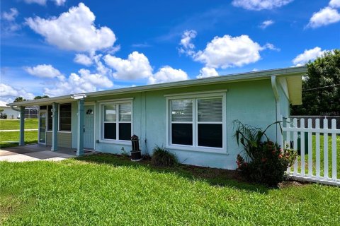 Villa ou maison à vendre à Punta Gorda, Floride: 2 chambres, 93.65 m2 № 1335917 - photo 3