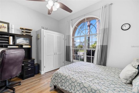 Villa ou maison à vendre à Cape Coral, Floride: 4 chambres, 223.71 m2 № 855212 - photo 30