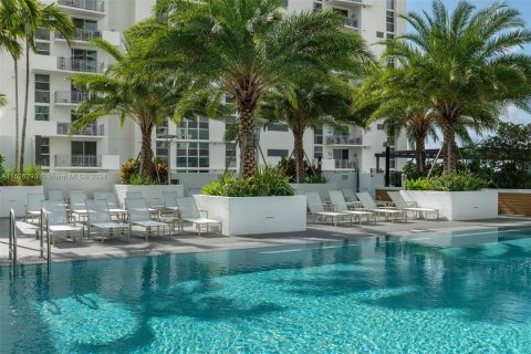 Снять в аренду квартиру в Майами, Флорида 2 спальни, 89.74м2, № 986505 - фото 5