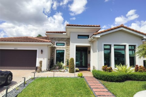 Casa en venta en Hollywood, Florida, 4 dormitorios, 337.51 m2 № 1127766 - foto 16