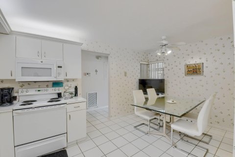 Condo in Boynton Beach, Florida, 2 bedrooms  № 1127767 - photo 21