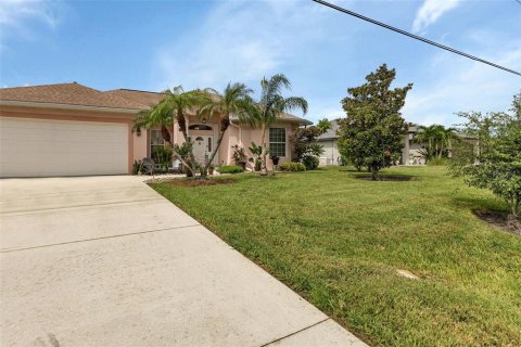 Villa ou maison à vendre à Punta Gorda, Floride: 3 chambres, 184.23 m2 № 1302226 - photo 2