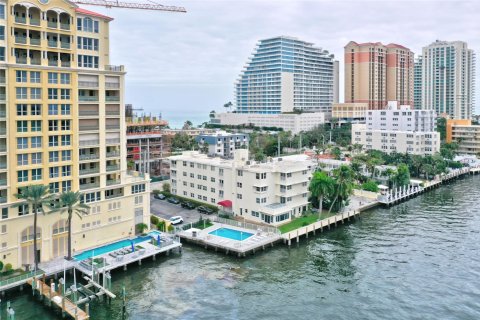 Condominio en venta en Fort Lauderdale, Florida, 4 dormitorios, 237.83 m2 № 936596 - foto 18