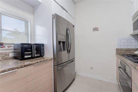 Купить таунхаус в Авентура, Флорида 3 спальни, 166.95м2, № 1325784 - фото 11