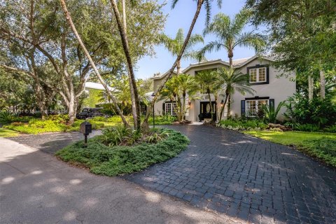 Villa ou maison à vendre à Palmetto Bay, Floride: 6 chambres, 436.08 m2 № 1325830 - photo 1