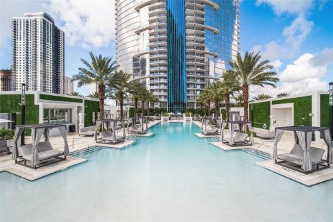 Copropriété à vendre à Miami, Floride: 2 chambres, 144.93 m2 № 1182034 - photo 1