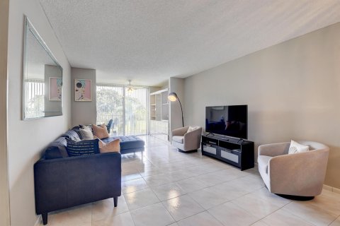 Condo in Delray Beach, Florida, 2 bedrooms  № 1136340 - photo 23