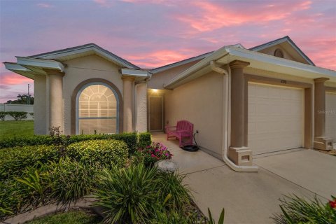 Villa ou maison à vendre à Ocala, Floride: 2 chambres, 124.21 m2 № 1342641 - photo 1