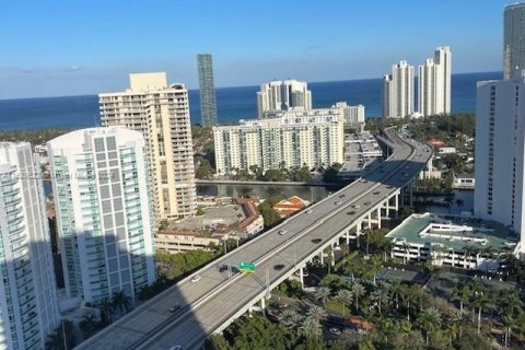 Condominio en venta en Aventura, Florida, 2 dormitorios, 136.01 m2 № 993873 - foto 1