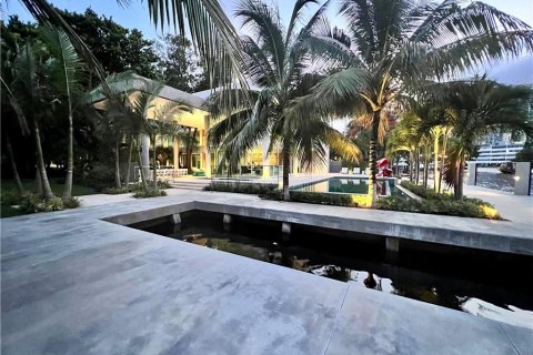 Villa ou maison à vendre à Fort Lauderdale, Floride: 5 chambres, 633.87 m2 № 543026 - photo 4