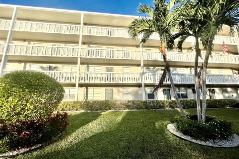 Condo in Deerfield Beach, Florida, 2 bedrooms  № 1210127 - photo 17