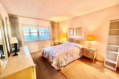 Condo in Deerfield Beach, Florida, 2 bedrooms  № 1210127 - photo 30