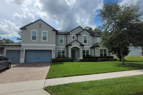 House in Apopka, Florida 9 bedrooms, 466.93 sq.m. № 1379227 - photo 1