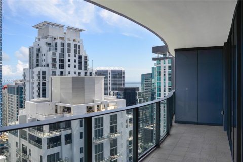 Condo in Miami, Florida, 1 bedroom  № 1385830 - photo 2