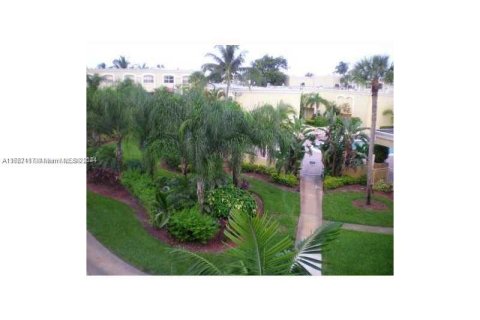 Copropriété à vendre à Hialeah, Floride: 2 chambres, 103.96 m2 № 1385899 - photo 17