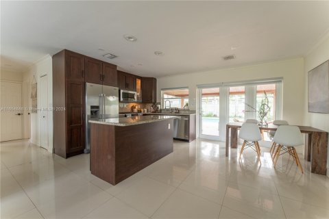 Villa ou maison à vendre à Hollywood, Floride: 2 chambres, 106.19 m2 № 1353946 - photo 3