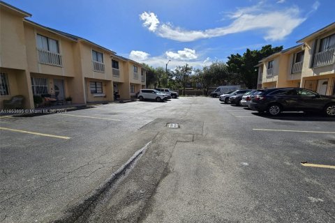 Copropriété à vendre à Hialeah, Floride: 2 chambres, 78.97 m2 № 1353945 - photo 6