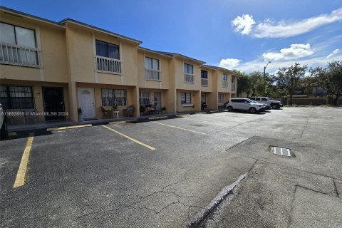 Copropriété à vendre à Hialeah, Floride: 2 chambres, 78.97 m2 № 1353945 - photo 7