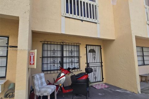 Condominio en venta en Hialeah, Florida, 2 dormitorios, 78.97 m2 № 1353945 - foto 8