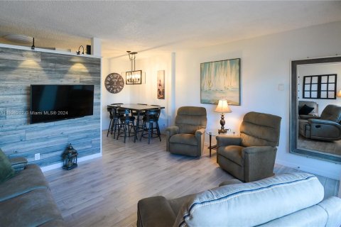 Condominio en venta en Hallandale Beach, Florida, 1 dormitorio, 58.06 m2 № 989007 - foto 7