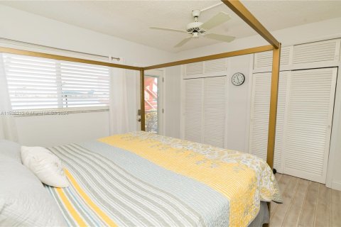 Condominio en venta en Hallandale Beach, Florida, 1 dormitorio, 58.06 m2 № 989007 - foto 24