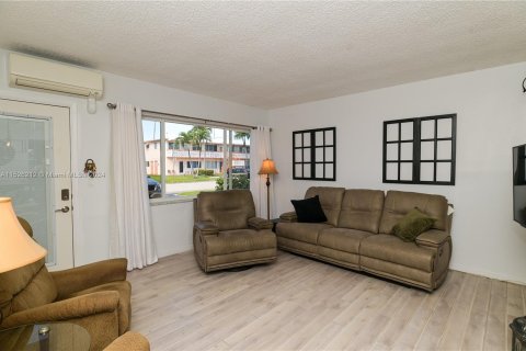 Copropriété à vendre à Hallandale Beach, Floride: 1 chambre, 58.06 m2 № 989007 - photo 11