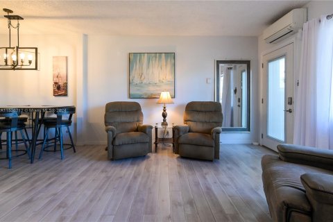 Condominio en venta en Hallandale Beach, Florida, 1 dormitorio, 58.06 m2 № 989007 - foto 9