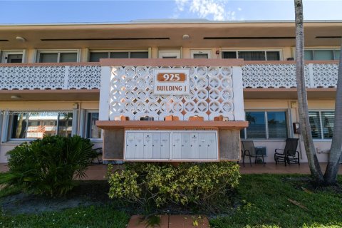Condominio en venta en Hallandale Beach, Florida, 1 dormitorio, 58.06 m2 № 989007 - foto 29