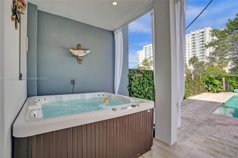 Townhouse in Miami, Florida 3 bedrooms, 214.79 sq.m. № 1415493 - photo 22