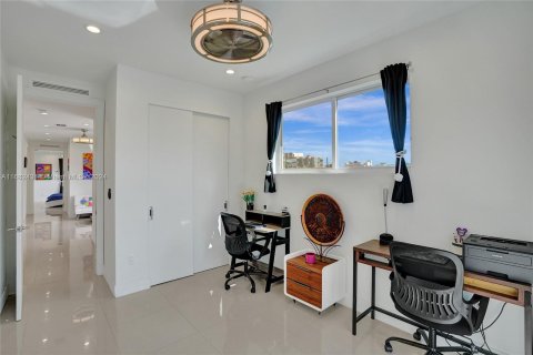 Townhouse in Miami, Florida 3 bedrooms, 214.79 sq.m. № 1415493 - photo 27