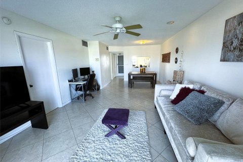 Condominio en venta en Deerfield Beach, Florida, 2 dormitorios, 86.4 m2 № 984040 - foto 8