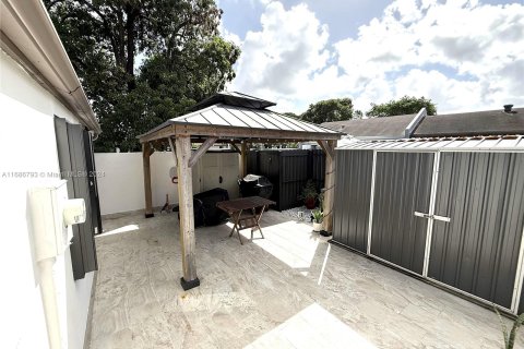 Casa en venta en Miami, Florida, 3 dormitorios, 98.57 m2 № 1429582 - foto 27