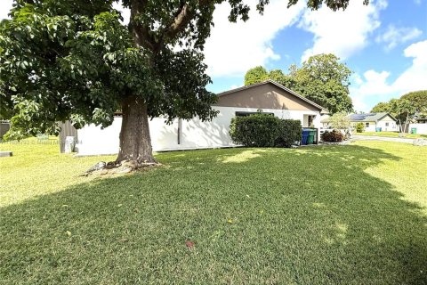 Casa en venta en Miami, Florida, 3 dormitorios, 98.57 m2 № 1429582 - foto 30