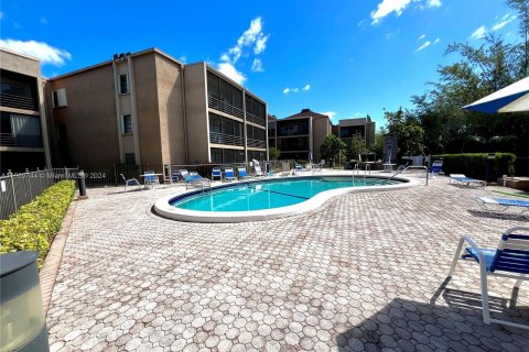 Copropriété à vendre à Hollywood, Floride: 2 chambres, 104.89 m2 № 1119667 - photo 8