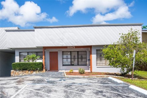 Immobilier commercial à vendre à Port Richey, Floride: 422.15 m2 № 1350658 - photo 7