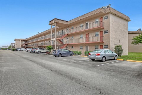 Condominio en venta en Palm Springs, Florida, 1 dormitorio, 65.5 m2 № 947932 - foto 23