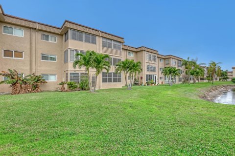 Condominio en venta en Palm Springs, Florida, 1 dormitorio, 65.5 m2 № 947932 - foto 1