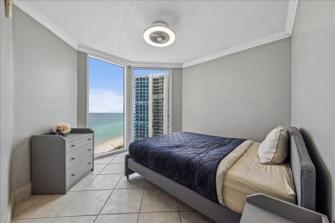 Condo in Sunny Isles Beach, Florida, 2 bedrooms  № 740140 - photo 6