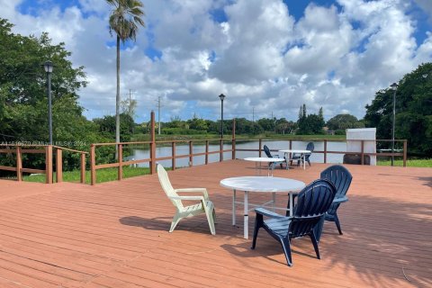 Copropriété à vendre à Lauderhill, Floride: 2 chambres, 90.3 m2 № 1238755 - photo 3